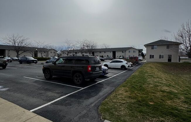 2 beds, 1 bath, $1,224, Unit 111