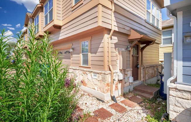 Spacious 2 Story, 2 Bedroom, 2 Bath Edgewick Condo