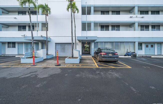 Majestic Koolau Views from Top Floor Luluku Gardens Condo