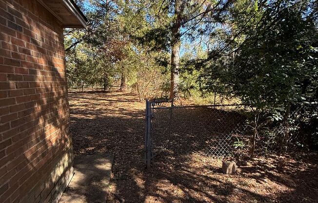 ** 3 Bed 2 Bath located off Woodley rd ** Call 334-366-9198 to schedule a self tour