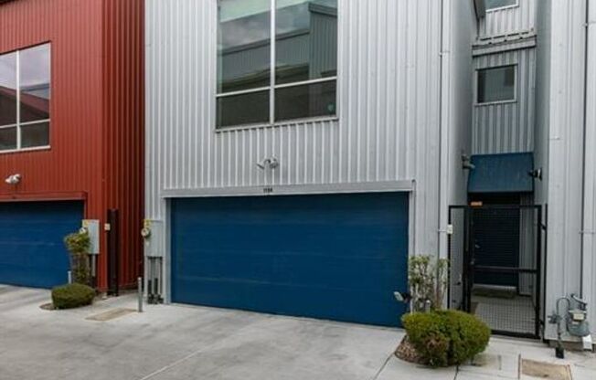 Perfect downtown location in the heart of Fremont East!