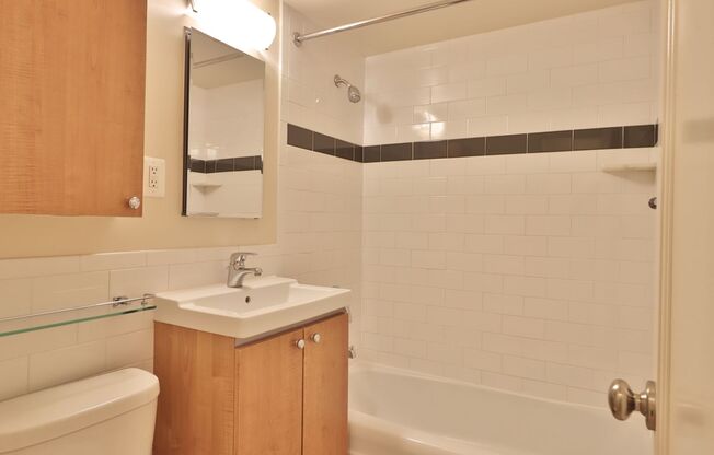 Studio, 1 bath, 440 sqft, $2,295, Unit 0220
