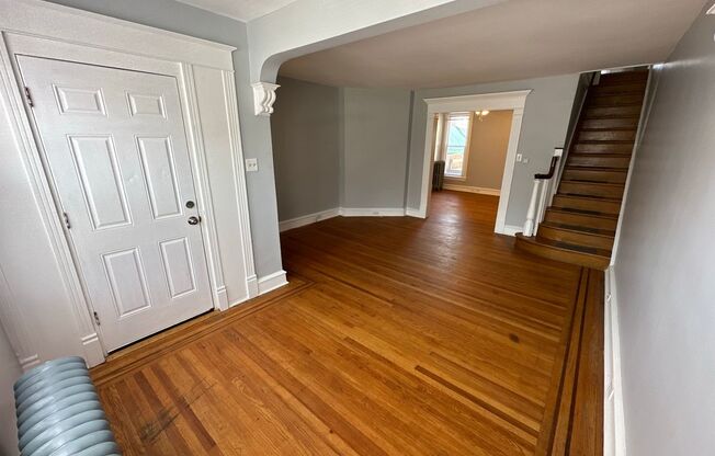 Stunning 3-Bedroom Townhouse in Olney! Available NOW!