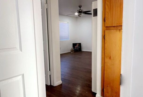 2 beds, 1 bath, 850 sqft, $2,150, Unit 1271