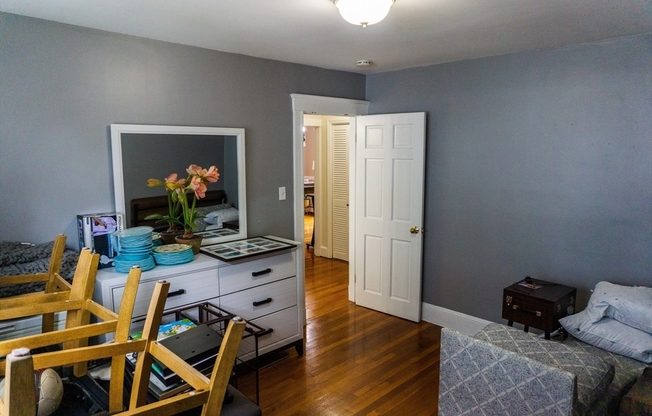 18 RANELEGH RD