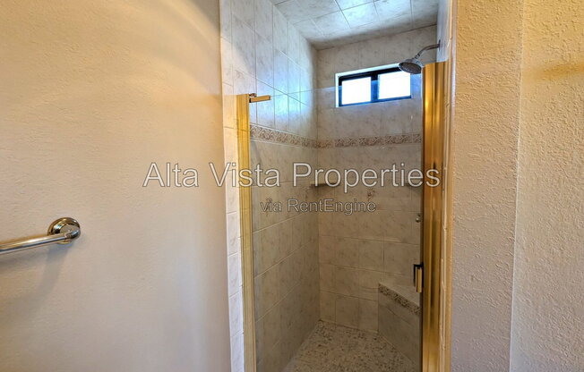 5 beds, 3.5 baths, 2,410 sqft, $5,995