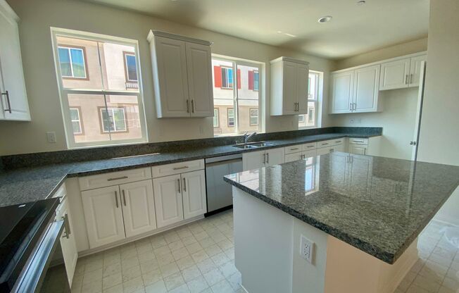 Shown DAILY by Appointment>Oceanside New 4Bed 3.5 Bath 2 Car garage Granite Kitchen Luxury Townhome