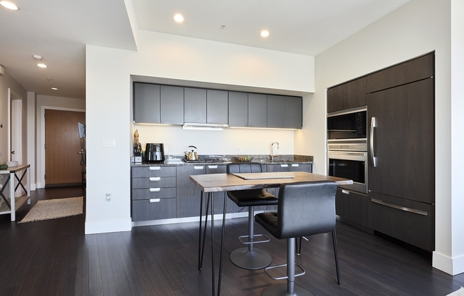 1 bed, 1.5 baths, 1,035 sqft, $5,500, Unit 22H