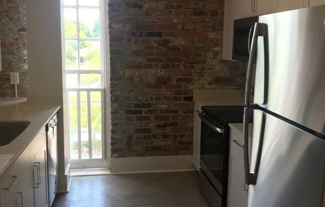 3 beds, 2 baths, 1,100 sqft, $3,200, Unit 300