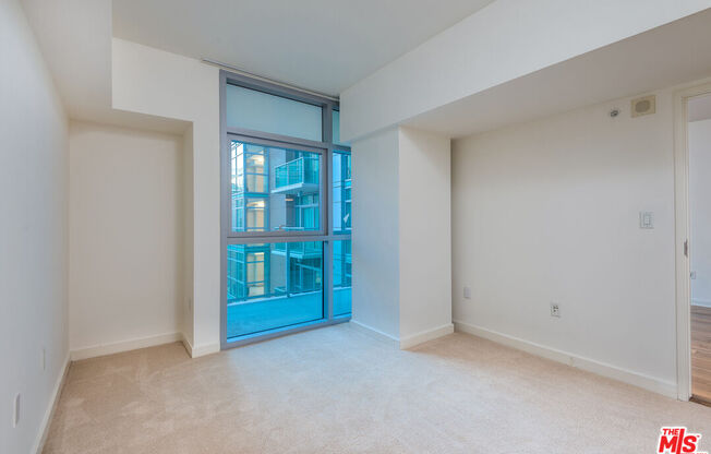 1 bed, 1 bath, 811 sqft, $4,390, Unit 1026