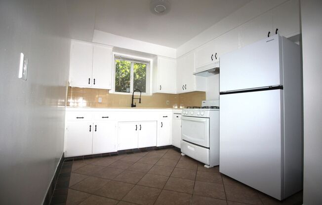 326 MACNEIL ST