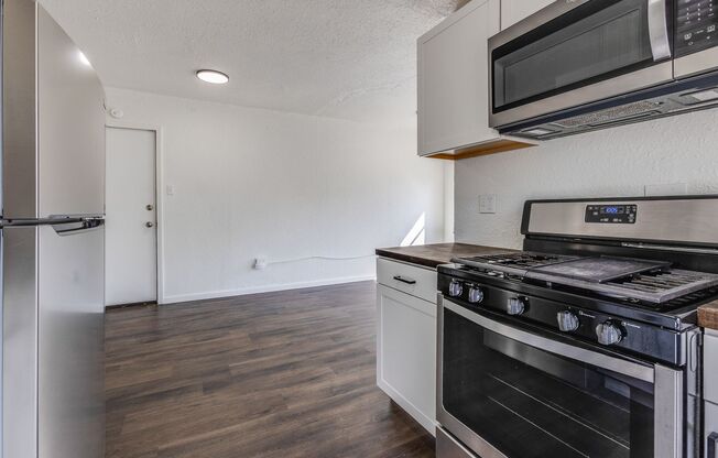 1 bed, 1 bath, $1,050, Unit Apt 8