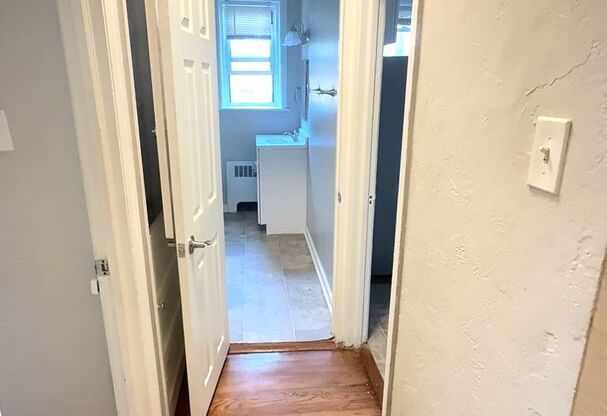 1 bed, 1 bath, 800 sqft, $1,295, Unit Unit 9-D