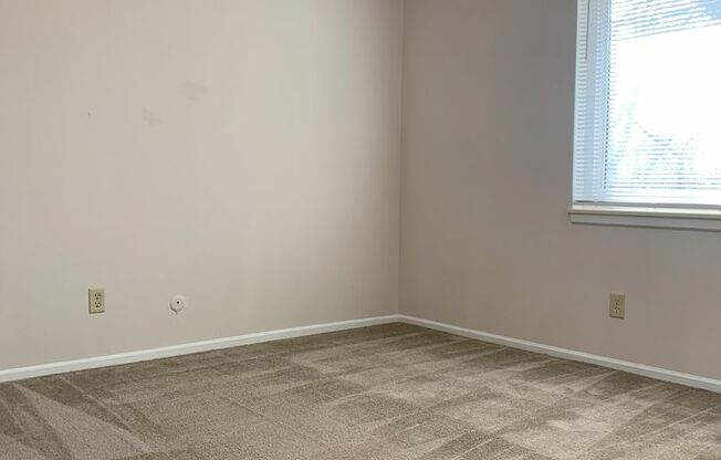 2 beds, 1 bath, 700 sqft, $880, Unit 9020