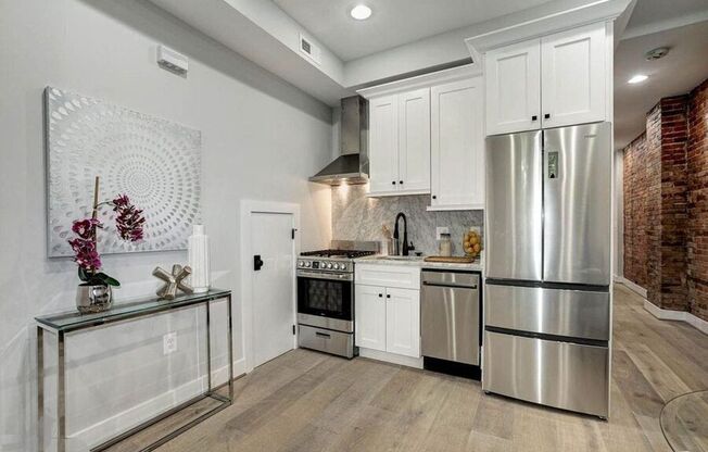 NE 329 K ST NE