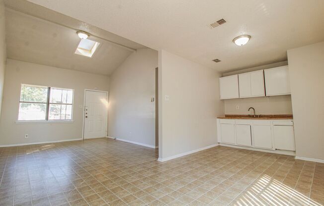 3 beds, 1 bath, $1,395