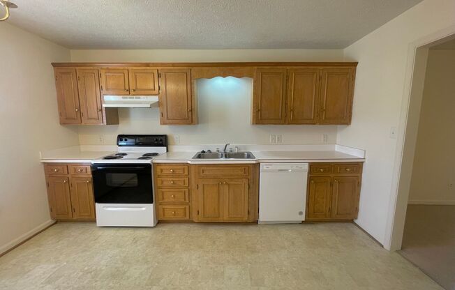 Meadows Court 12-19,21-23