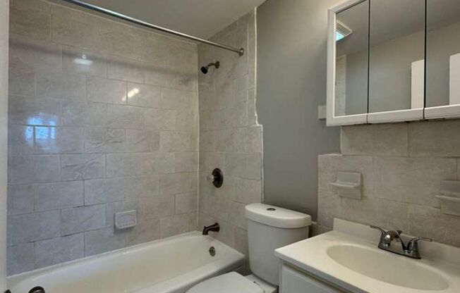 1 bed, 1 bath, 750 sqft, $1,750, Unit Apt 7J