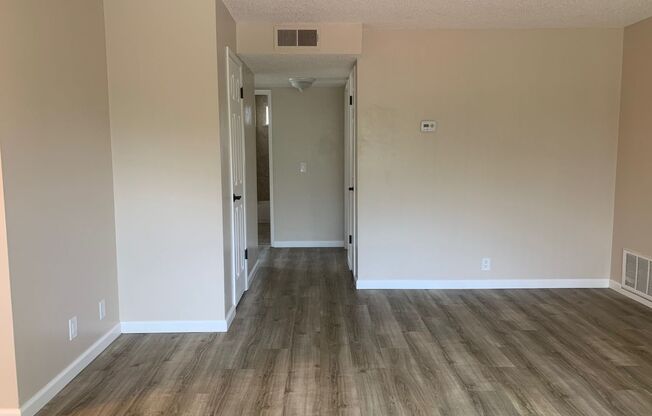 2 beds, 1 bath, 854 sqft, $1,250