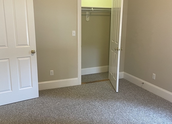 2 beds, 1 bath, 1,000 sqft, $2,600, Unit 43