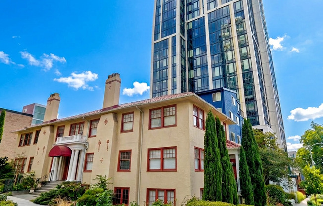 Villa Camini - U-District!