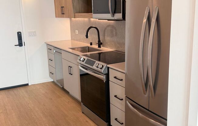 Studio, 1 bath, 464 sqft, $2,495, Unit 711