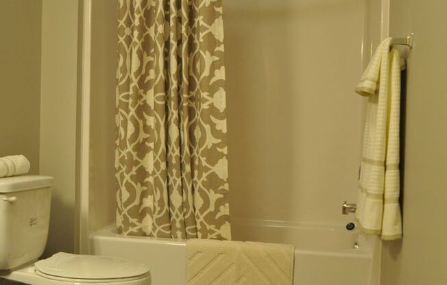 2 beds, 2.5 baths, $2,195, Unit 315