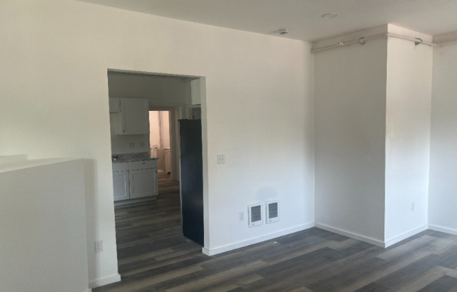 325 1 AVE