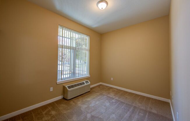 2 beds, 1 bath, 1,000 sqft, $1,900, Unit 244