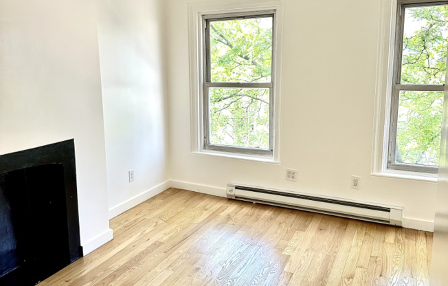 229 KENT AVE