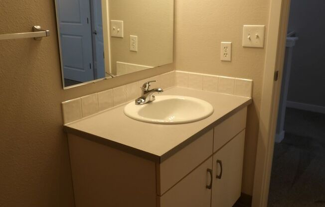 2 beds, 2.5 baths, 1,497 sqft, $2,395, Unit B3