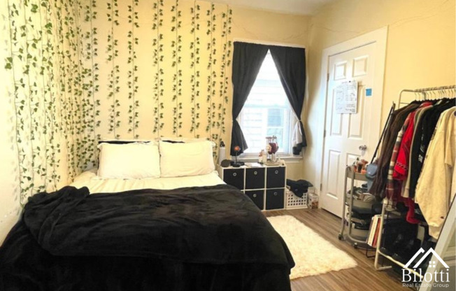 142-144 George M Cohan Blvd