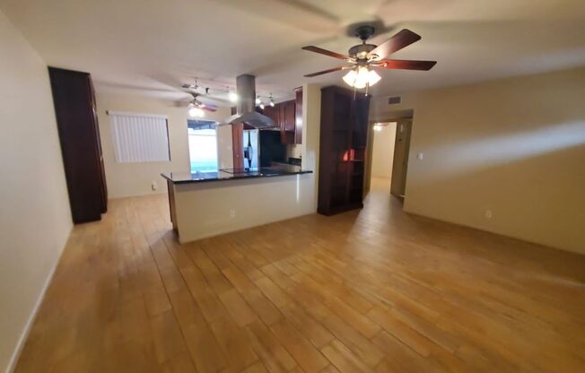 Charming 2 bedroom close to ASU!!!  Pool, Washer/Dryer!!!  Available NOW!!!