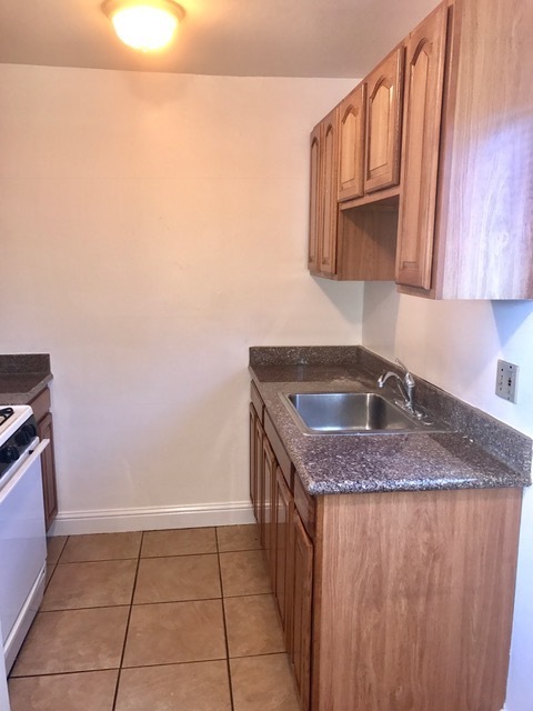 2 beds, 1 bath, 750 sqft, $1,895, Unit Unit #1