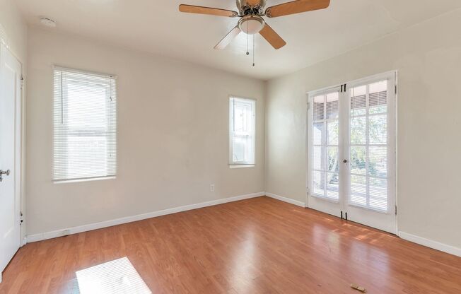 3 beds, 1 bath, $3,000