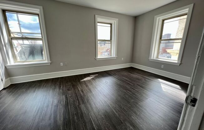 2 beds, 2 baths, 912 sqft, $1,810, Unit 704