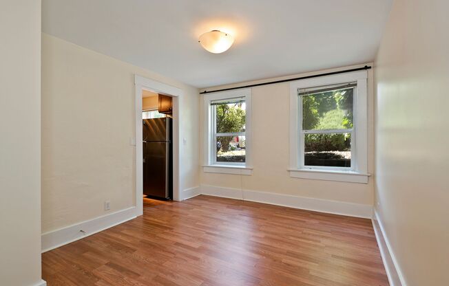 Studio, 1 bath, 359 sqft, $1,095, Unit 103