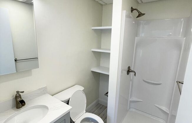 1 bed, 1 bath, $1,700, Unit 14