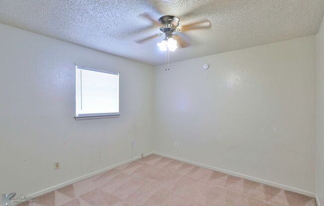 3/2/2 DUPLEX near ACU!