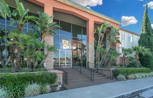 Updated 1 bed 1 bath unit in Fullerton!