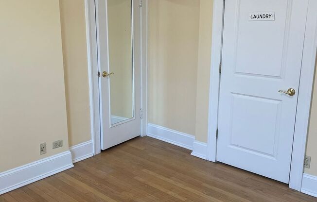 2 beds, 1 bath, 775 sqft, $1,575, Unit 400