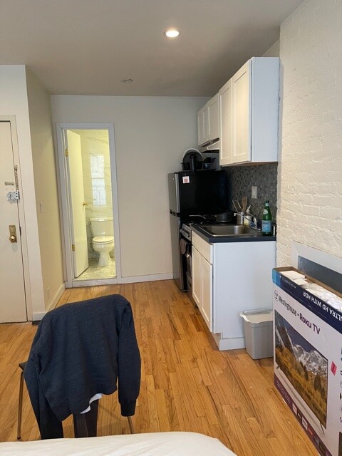 76 E 1st St 1BG