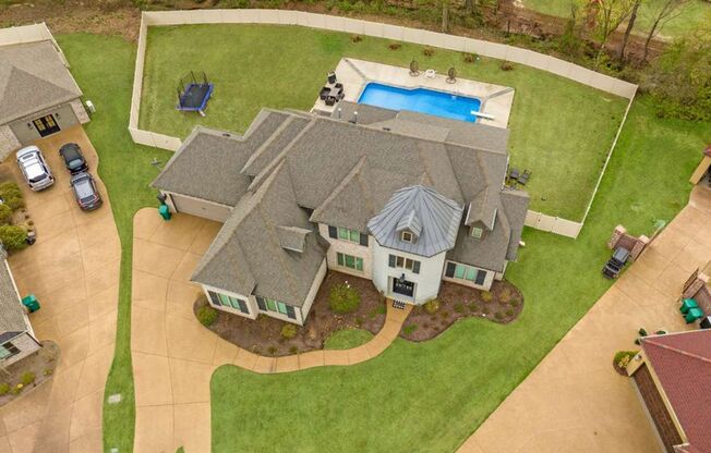 Winslow Cove Furnished Executive Estate with Pool