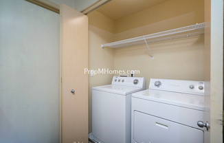 3 beds, 2.5 baths, $1,999, Unit 8435 SE Brooklyn Street