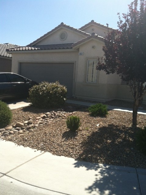 Single Story 4 Bed/2 Bath Single Story Home with a two Car Garage