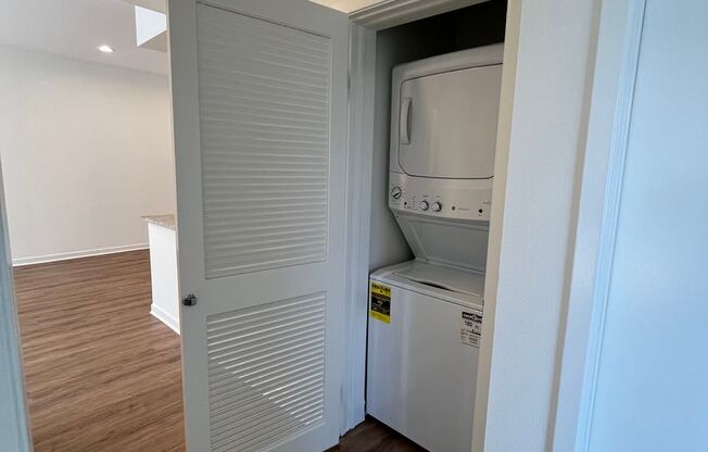 2 beds, 2 baths, 901 sqft, $3,550, Unit 204 P