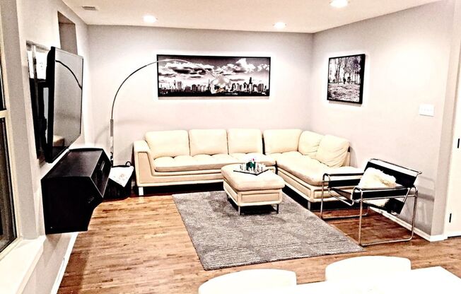 3 beds, 2 baths, 1,200 sqft, $4,095, Unit 911 - 2N