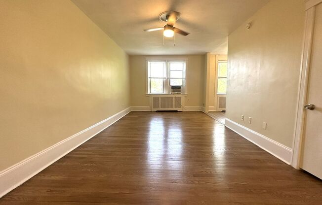 Studio, 1 bath, 450 sqft, $1,045, Unit Apt 407