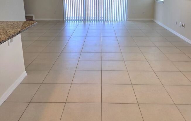 Oviedo 3 bedroom corner townhome, ready for immediate move in, A rated Seminole county schools.