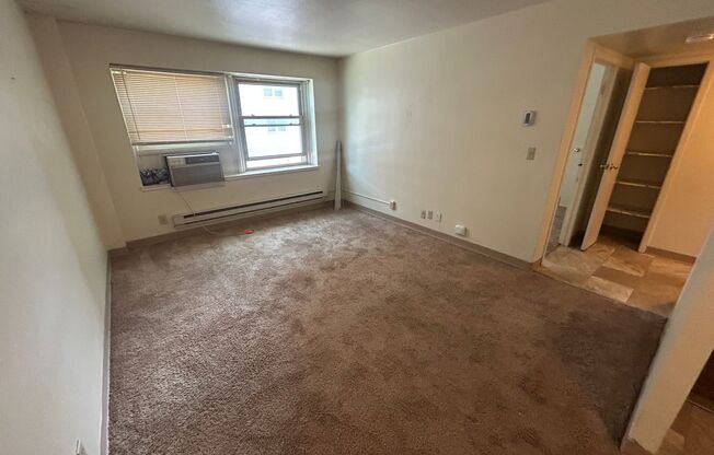 1 bed, 1 bath, $875, Unit 211